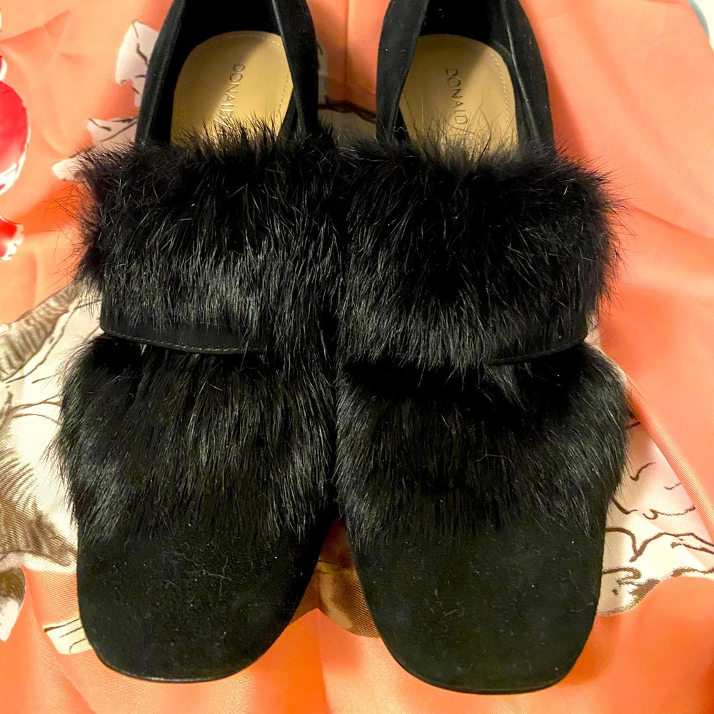 Donald Pliner Suede Pump
